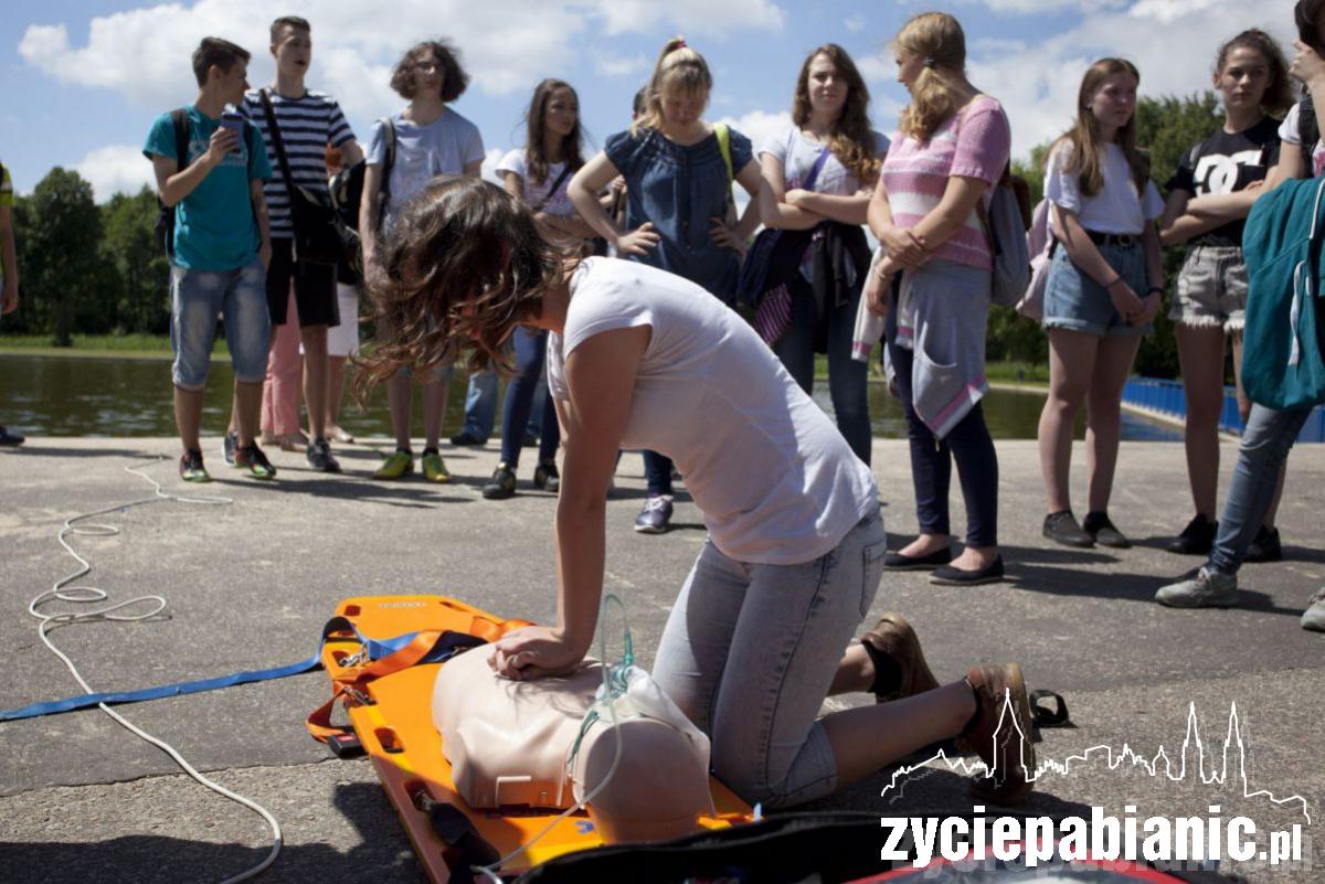 Jak udzielić pomocy tonącemu?