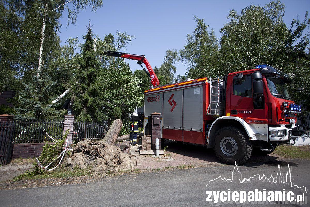 Zniszczenia po burzy w gminie Dobroń