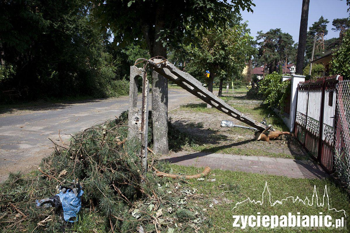 Zniszczenia po burzy w gminie Dobroń