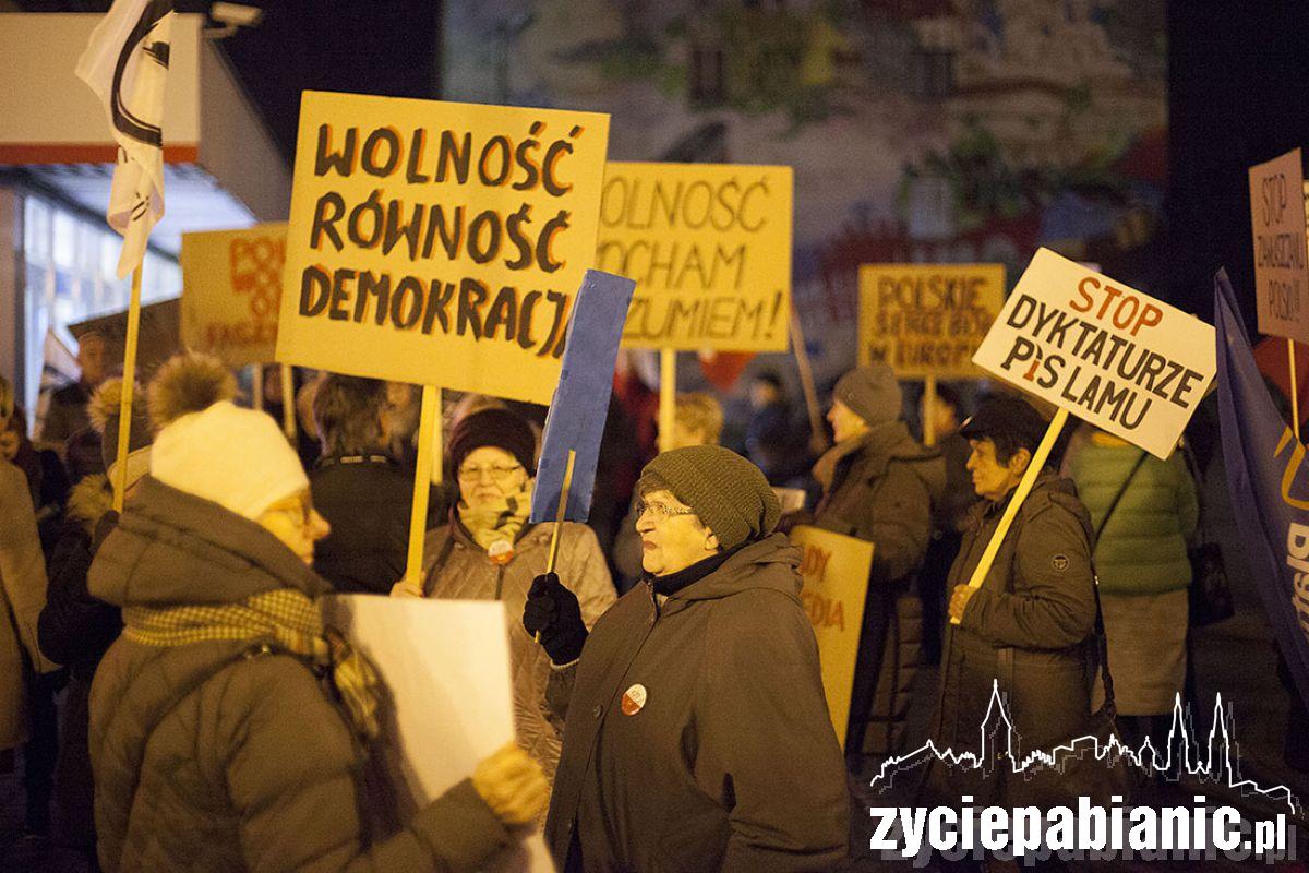 Manifestacja KOD