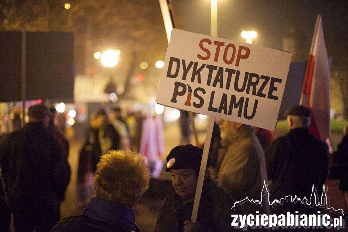 Manifestacja KOD