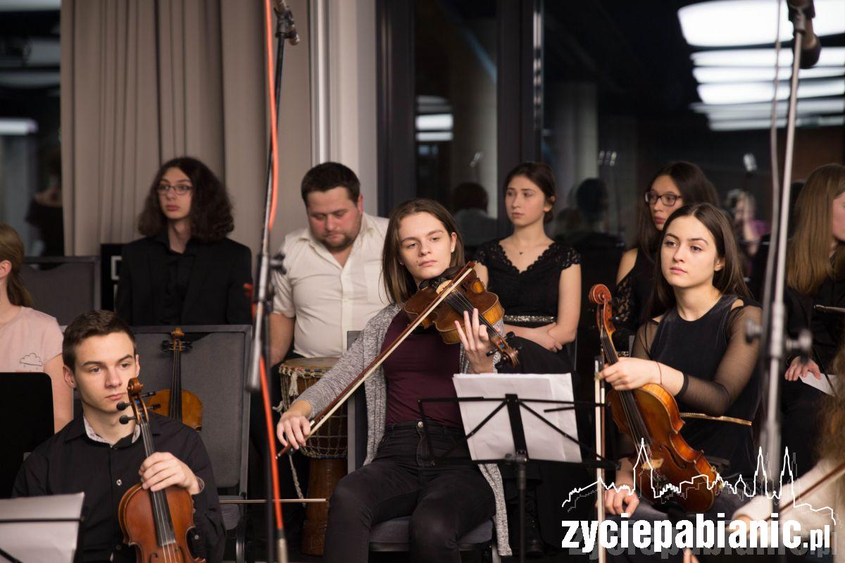 Śpiewali dla dzieci z Aleppo