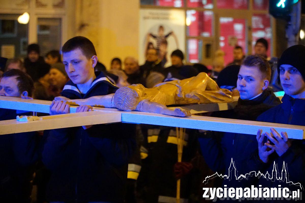 Tak przeszła miejska droga krzyżowa