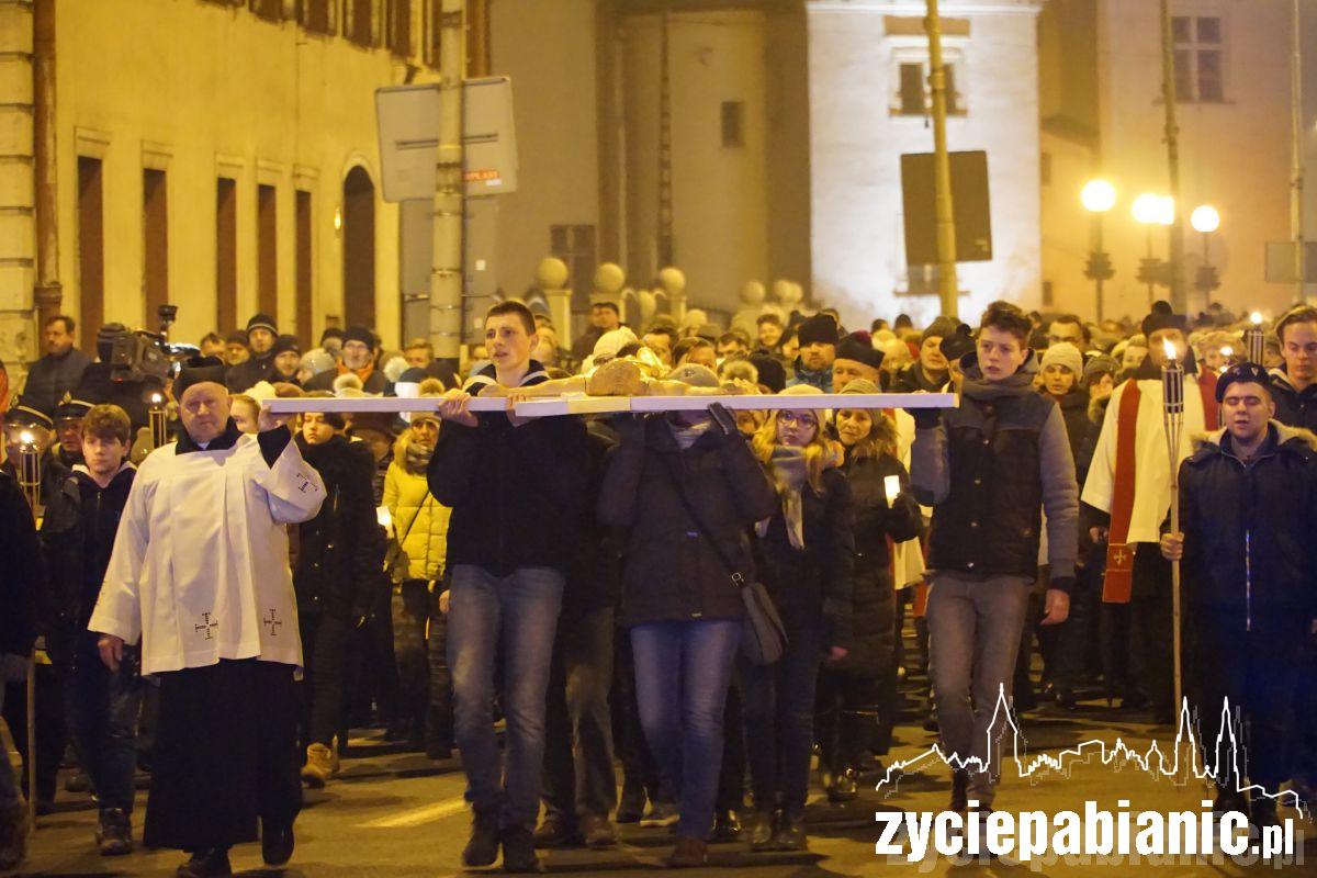 Tak przeszła miejska droga krzyżowa