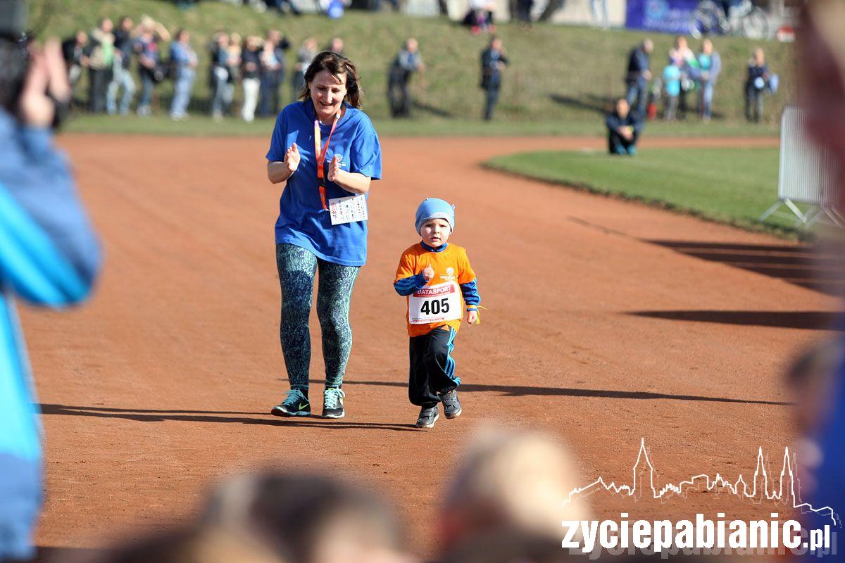 Wystartowało 400 młodych biegaczy