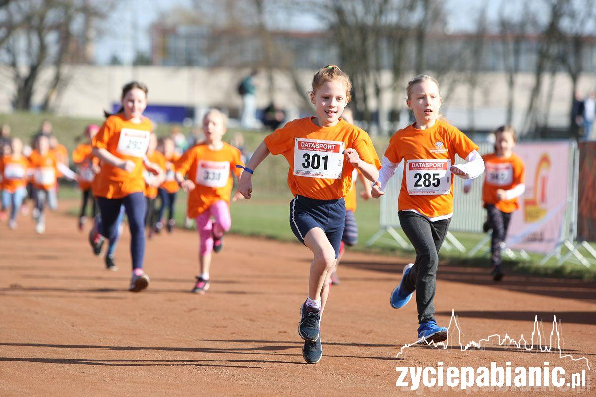 Wystartowało 400 młodych biegaczy