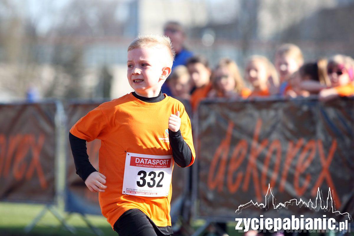 Wystartowało 400 młodych biegaczy
