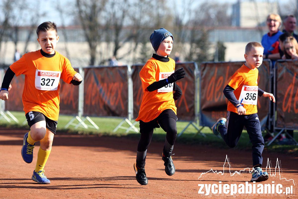 Wystartowało 400 młodych biegaczy