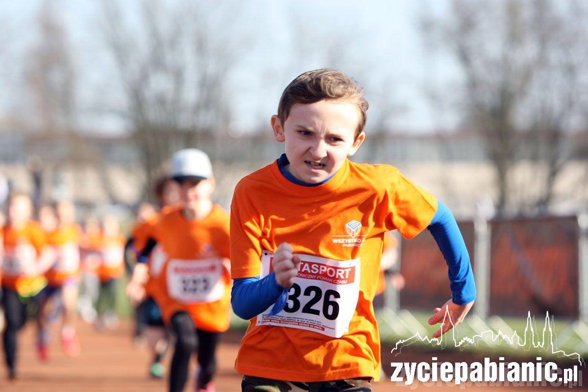Wystartowało 400 młodych biegaczy