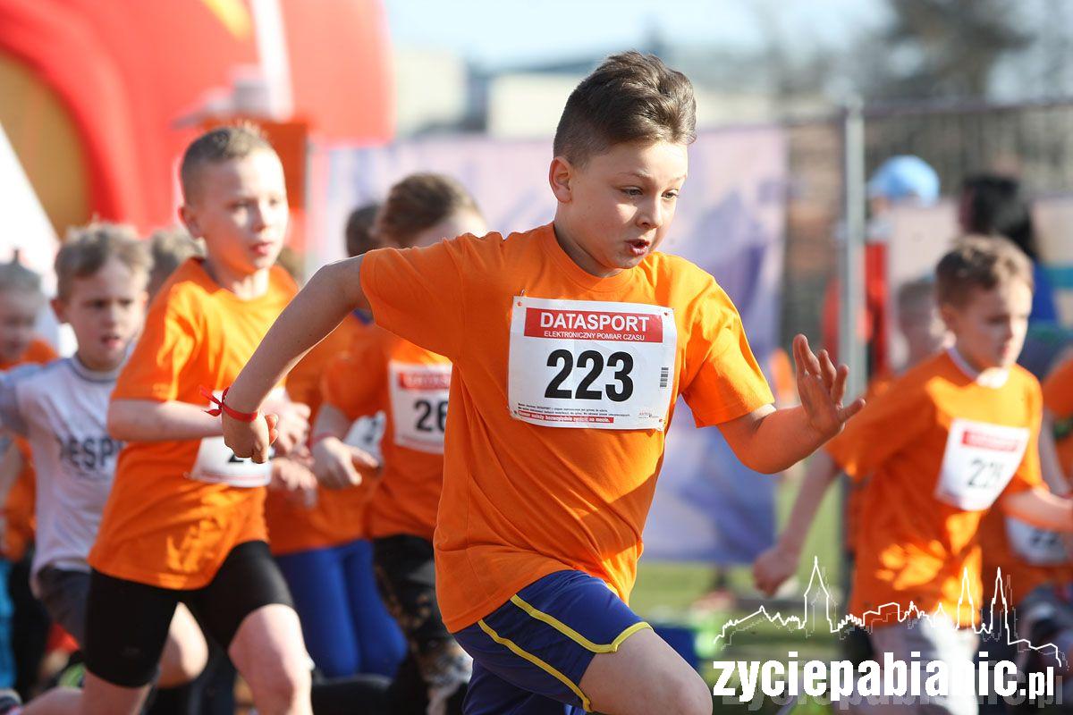 Wystartowało 400 młodych biegaczy