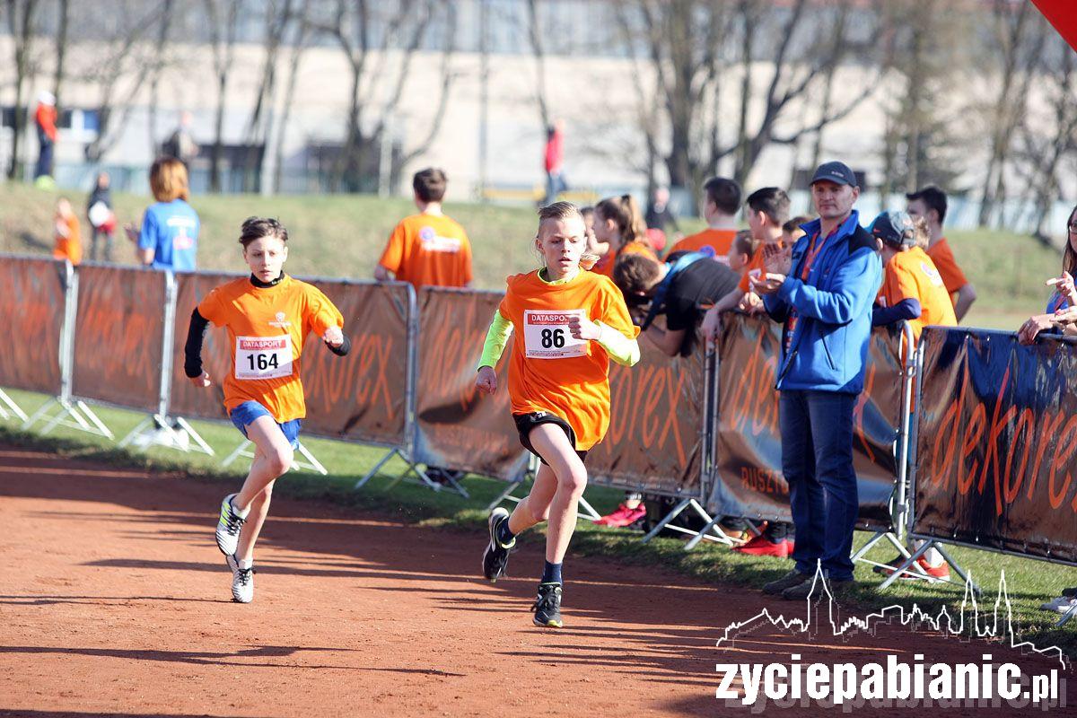Wystartowało 400 młodych biegaczy