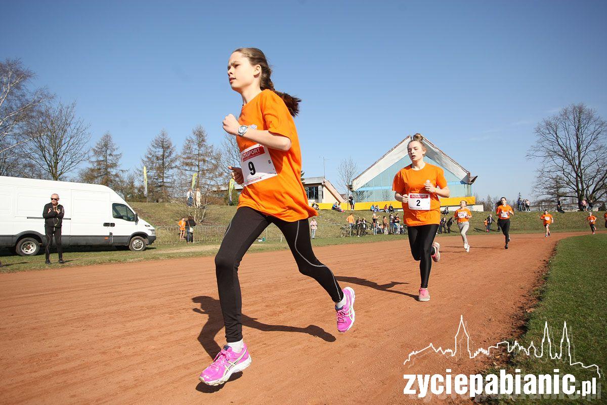 Wystartowało 400 młodych biegaczy