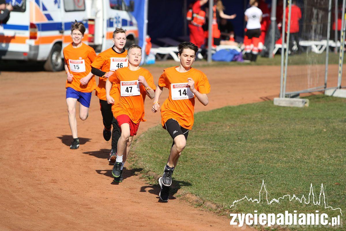 Wystartowało 400 młodych biegaczy