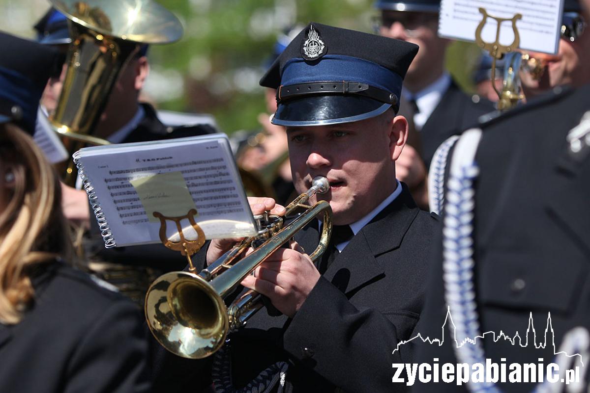 Przemarsz strażaków