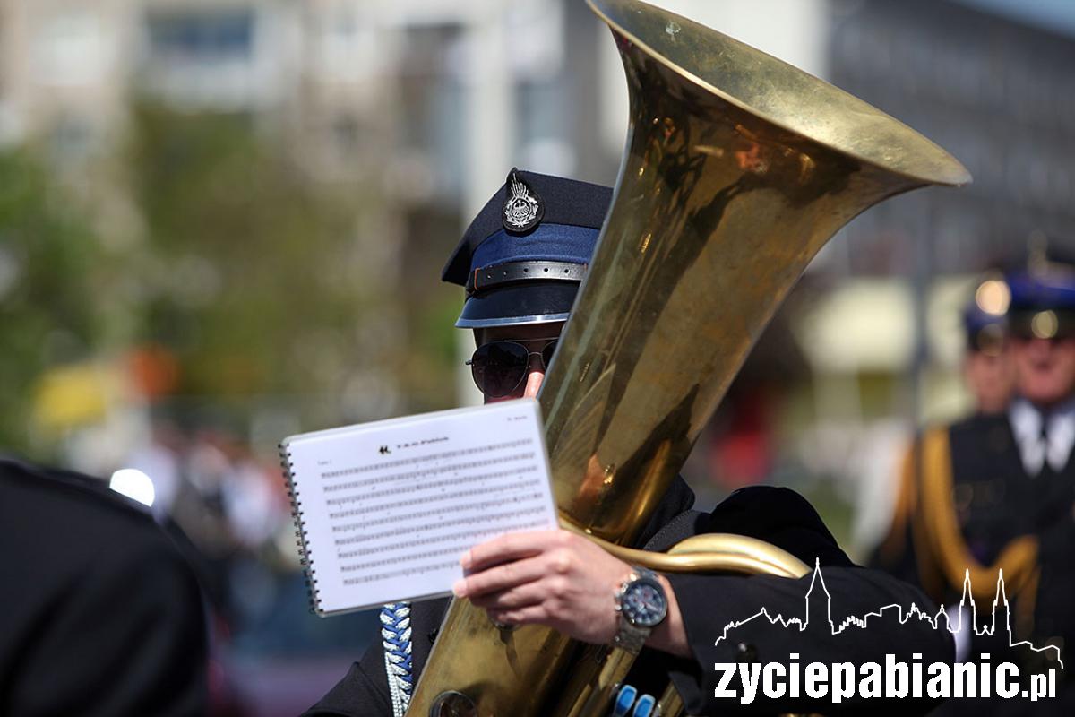 Przemarsz strażaków