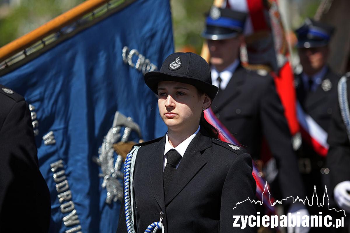 Przemarsz strażaków