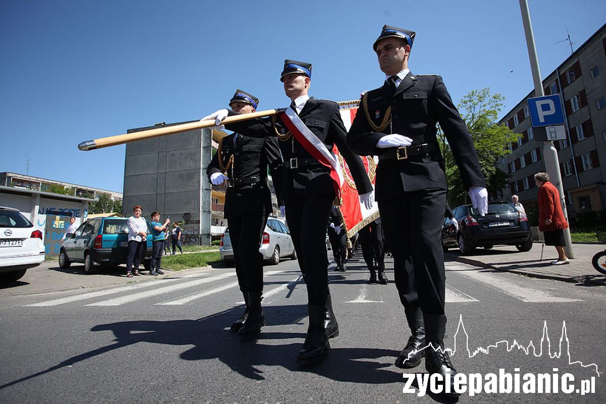 Przemarsz strażaków