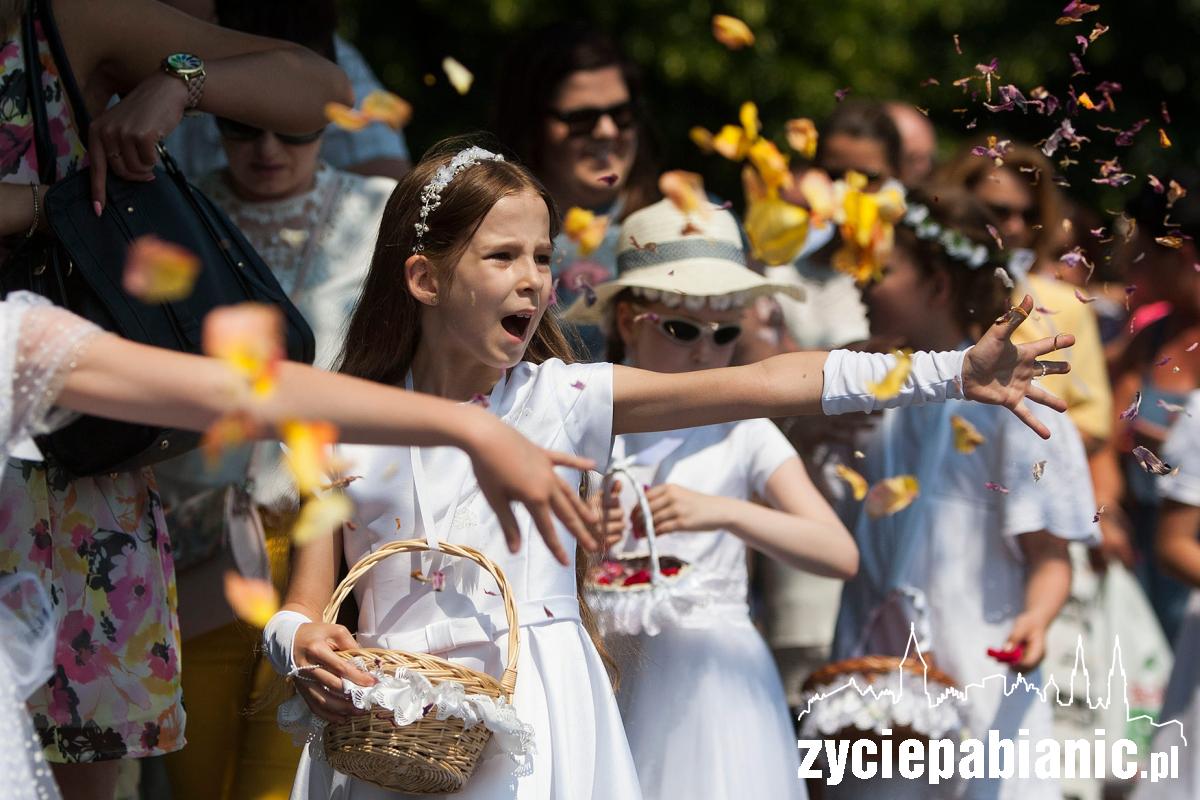 Procesja parafii Miłosierdzia Bożego przeszła ulicami Pabianic