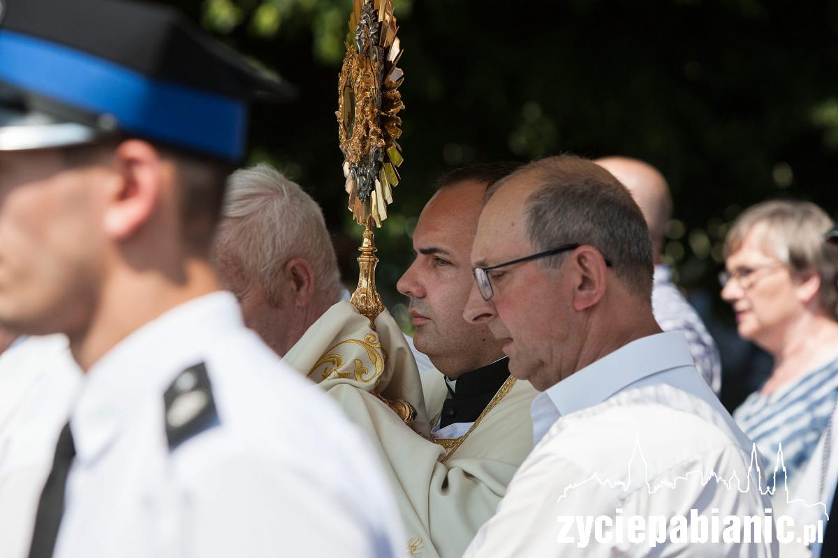 Procesja parafii Miłosierdzia Bożego przeszła ulicami Pabianic