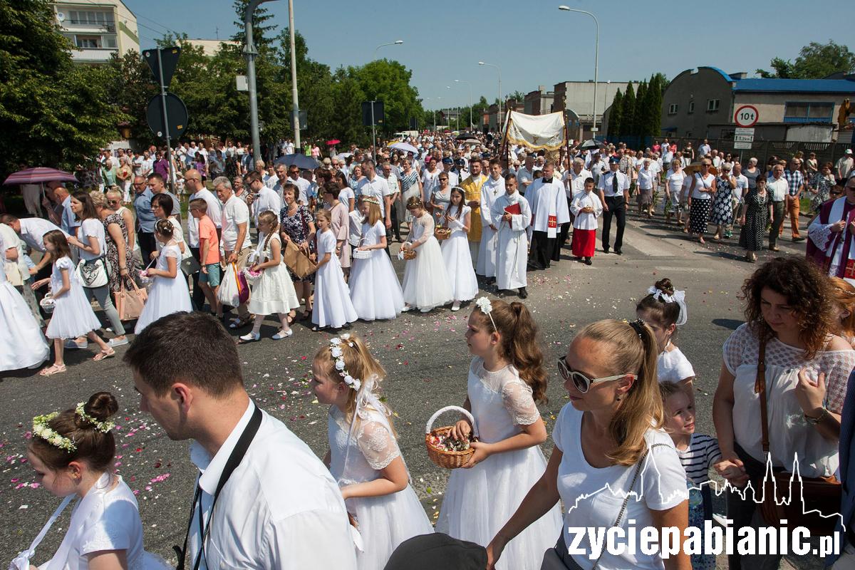 Procesja parafii Miłosierdzia Bożego przeszła ulicami Pabianic