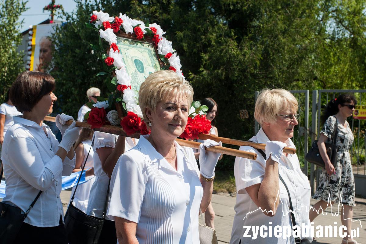 Procesja parafii Miłosierdzia Bożego przeszła ulicami Pabianic