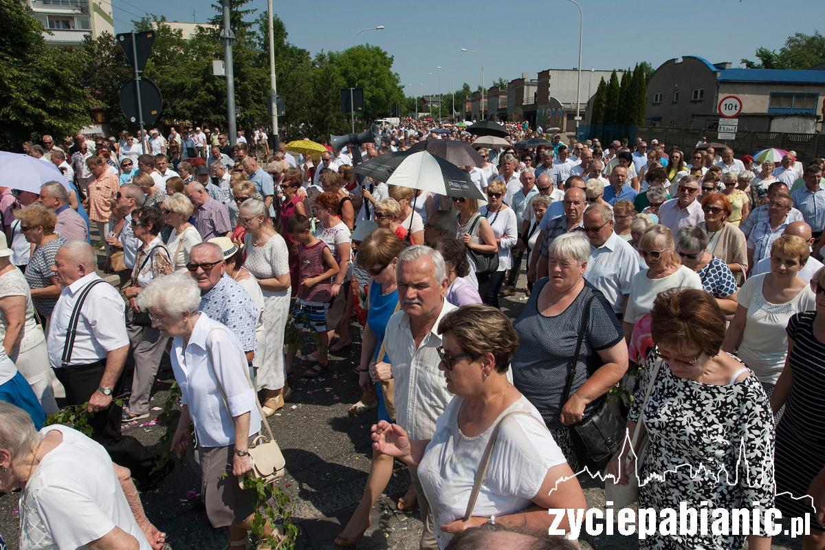 Procesja parafii Miłosierdzia Bożego przeszła ulicami Pabianic