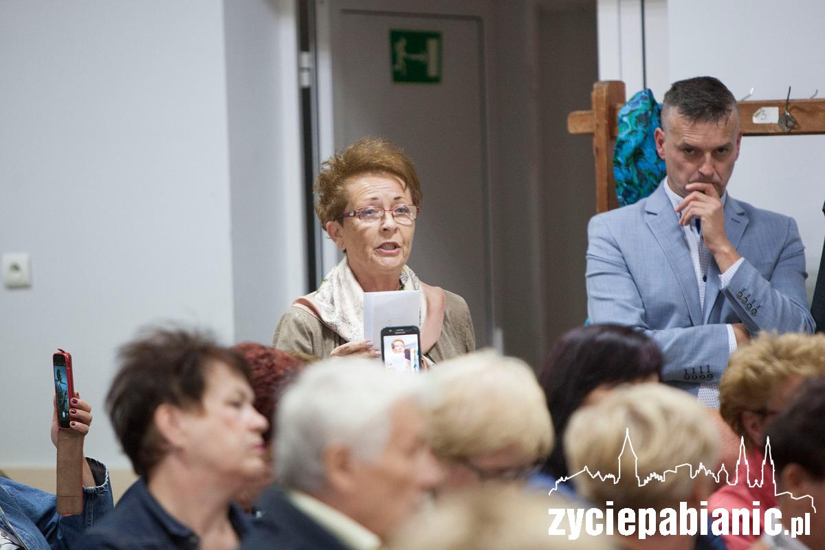 Jacek Sasin (PiS) w Bychlewie: wyzwiska i krzyki