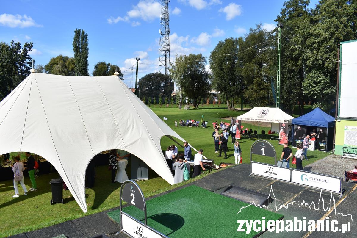 Turniej golfowy na polu w Pabianicach
