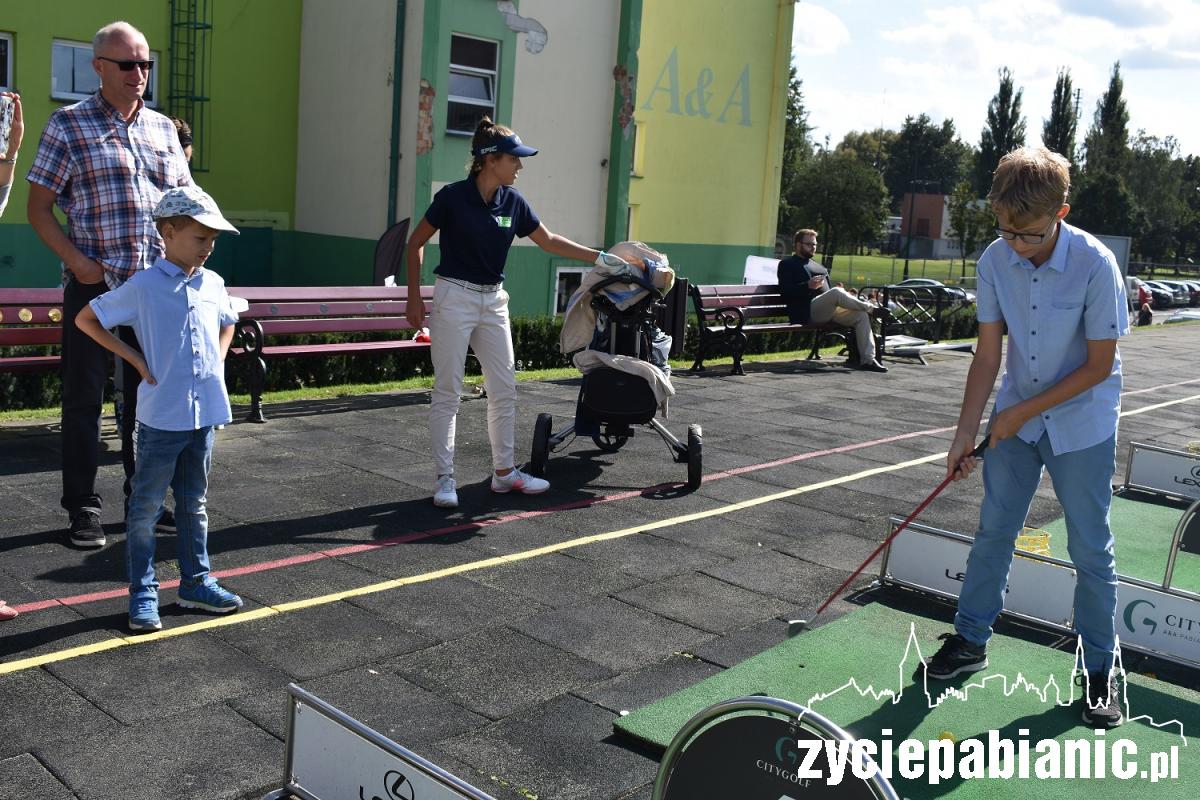 Turniej golfowy na polu w Pabianicach