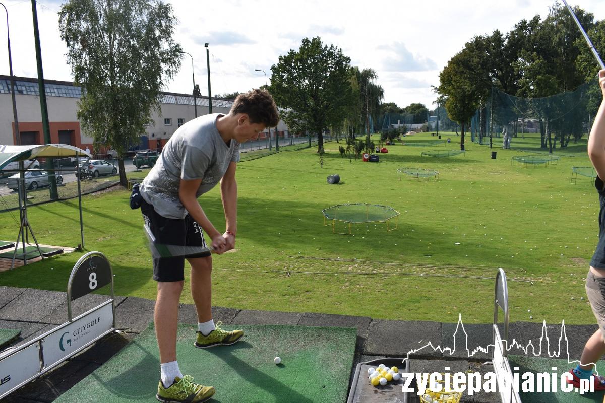 Turniej golfowy na polu w Pabianicach