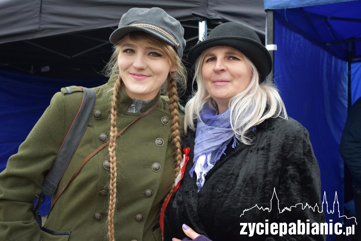 Jarmark Niepodległości na Starym Rynku i Gra Patriotyczna