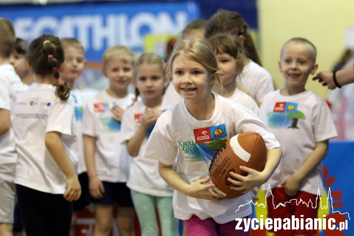 Pół tysiąca dzieciaków opanowało halę koszykówki
