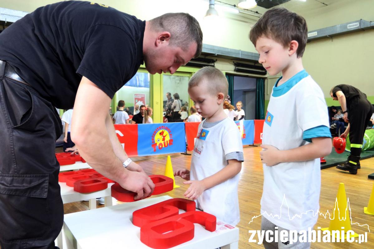 Pół tysiąca dzieciaków opanowało halę koszykówki