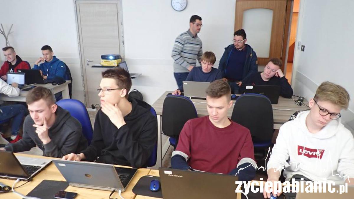 Po naukę wyjechali do Hiszpanii i Włoch