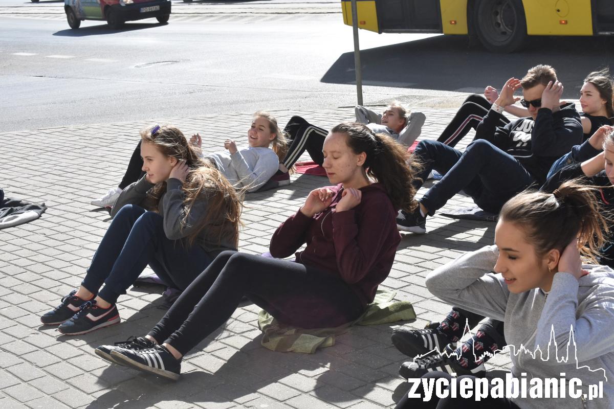 Uczniowie z ZS3 ćwiczyli w centrum miasta