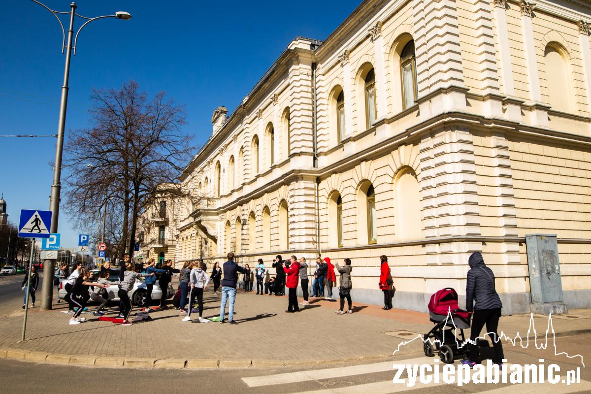 Uczniowie z ZS3 ćwiczyli w centrum miasta