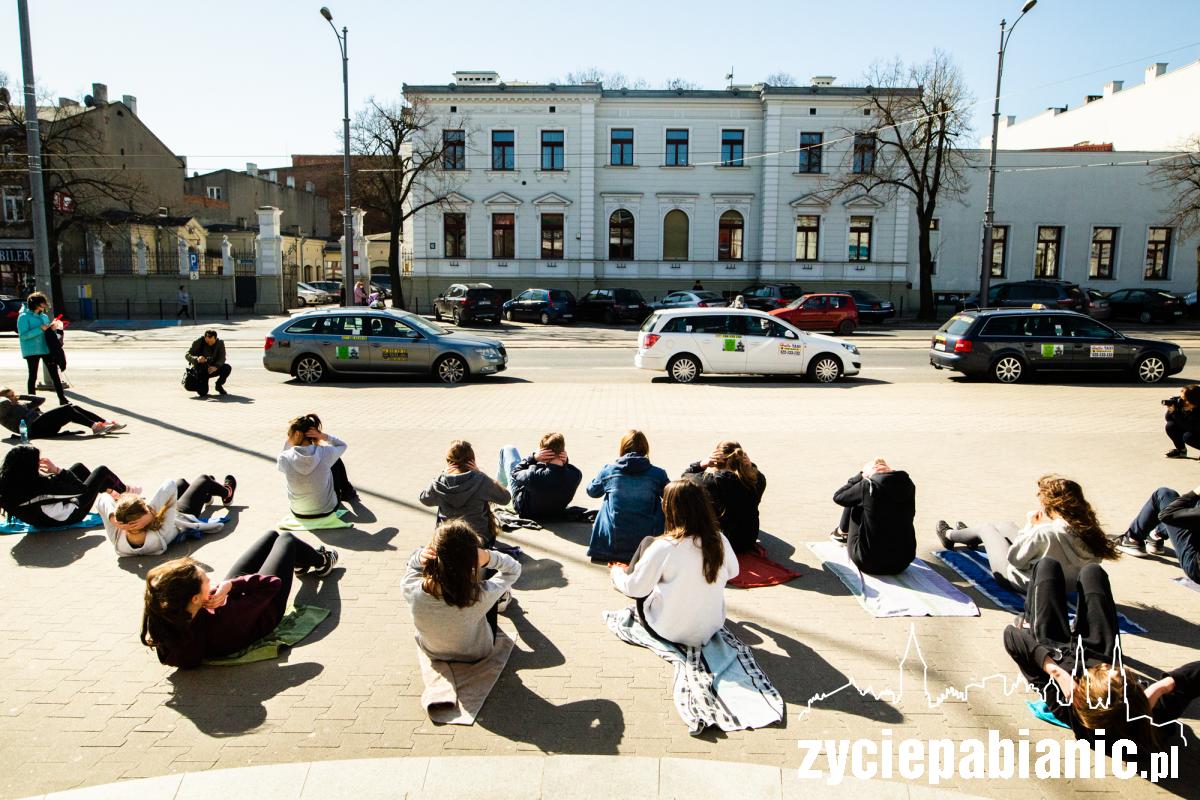 Uczniowie z ZS3 ćwiczyli w centrum miasta