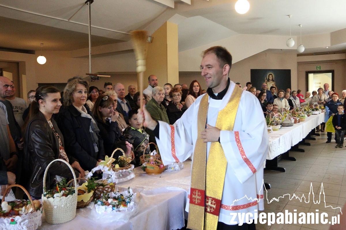 Święcenie koszyków wielkanocnych