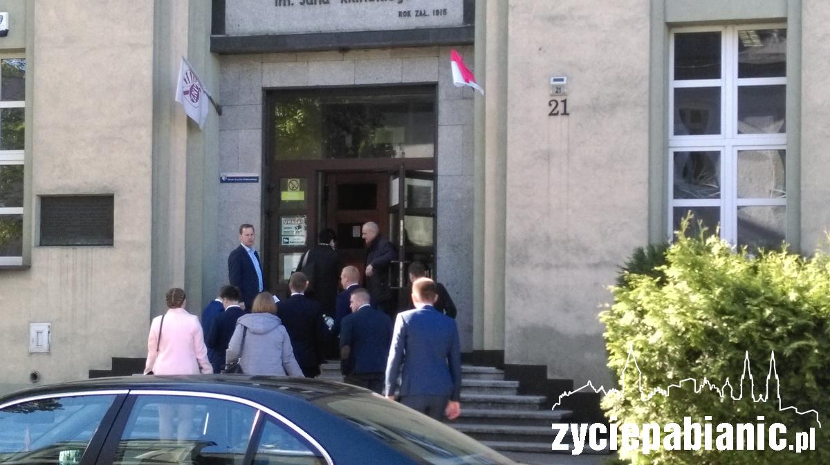 „Uwaga, bomba!”. Ewakuacje w szkołach średnich