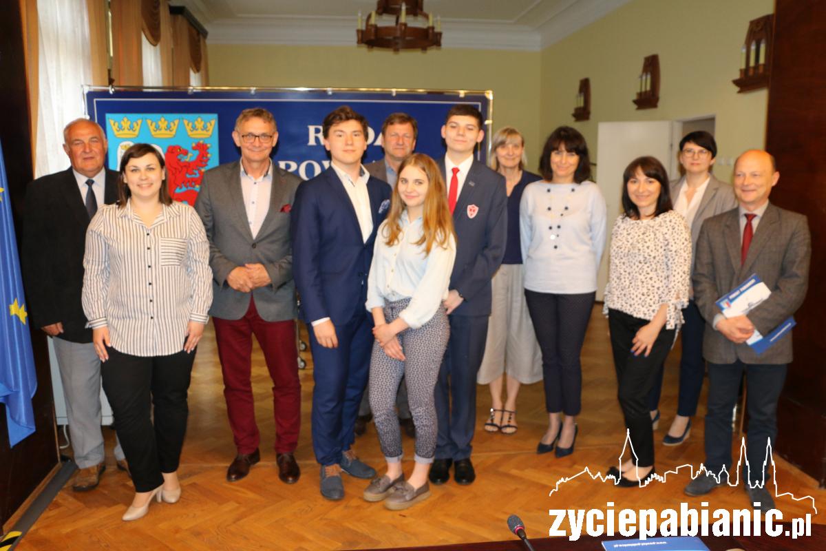 Będą żeglować całą nockę (i to nie jedną) po morzu