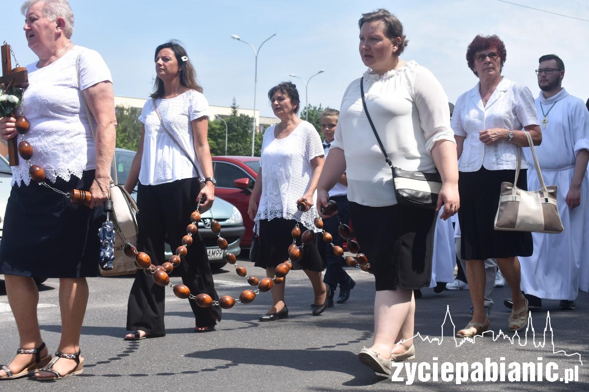 Tak wyglądała procesja z parafii Trójcy Przenajświętszej