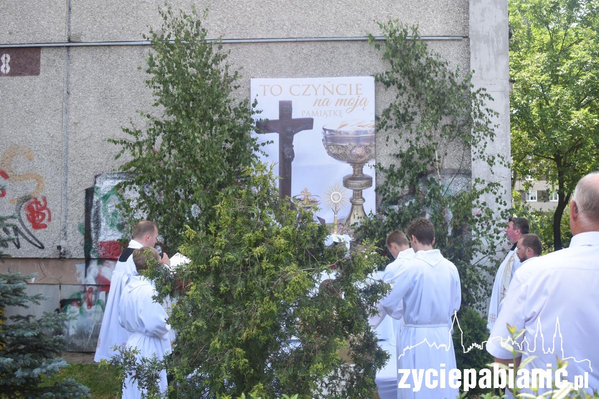 Tak wyglądała procesja z parafii Trójcy Przenajświętszej