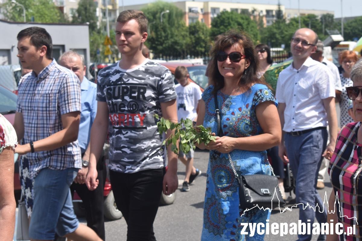 Tak wyglądała procesja z parafii Trójcy Przenajświętszej