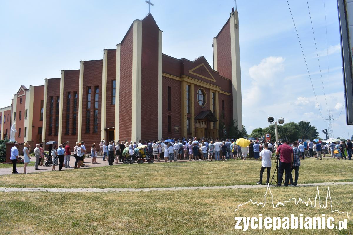 Tak wyglądała procesja z parafii Trójcy Przenajświętszej