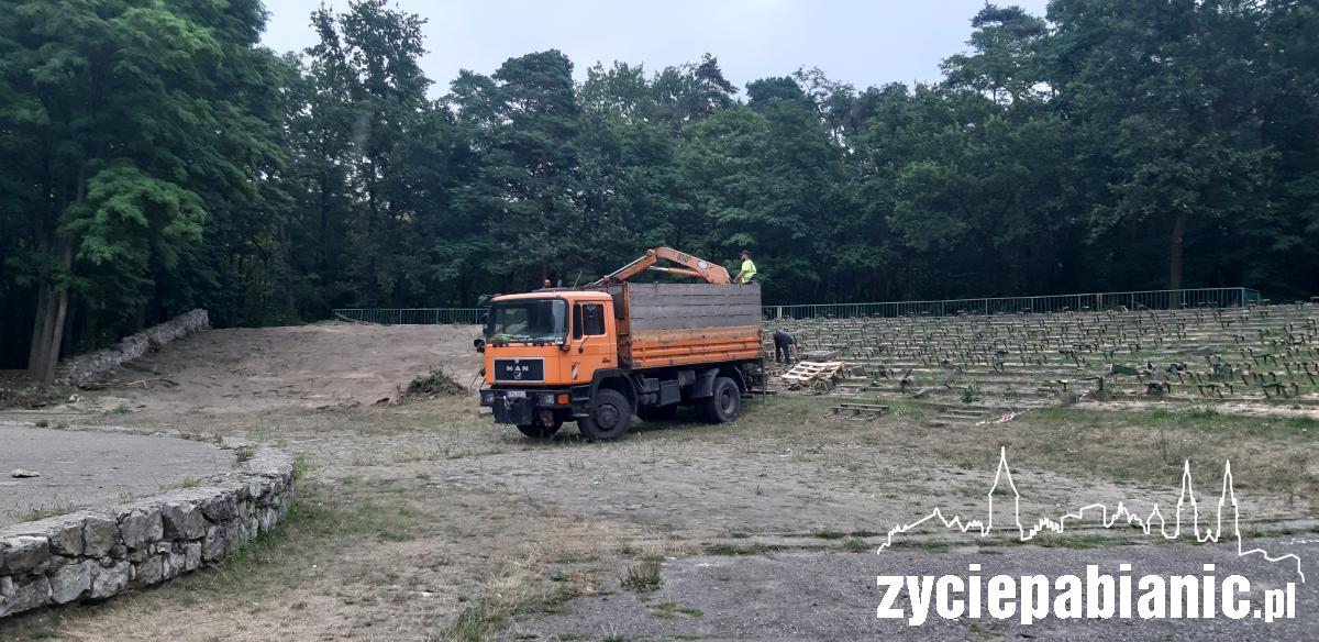 Amfiteatr w parku Wolności: ruszyła rozbiórka
