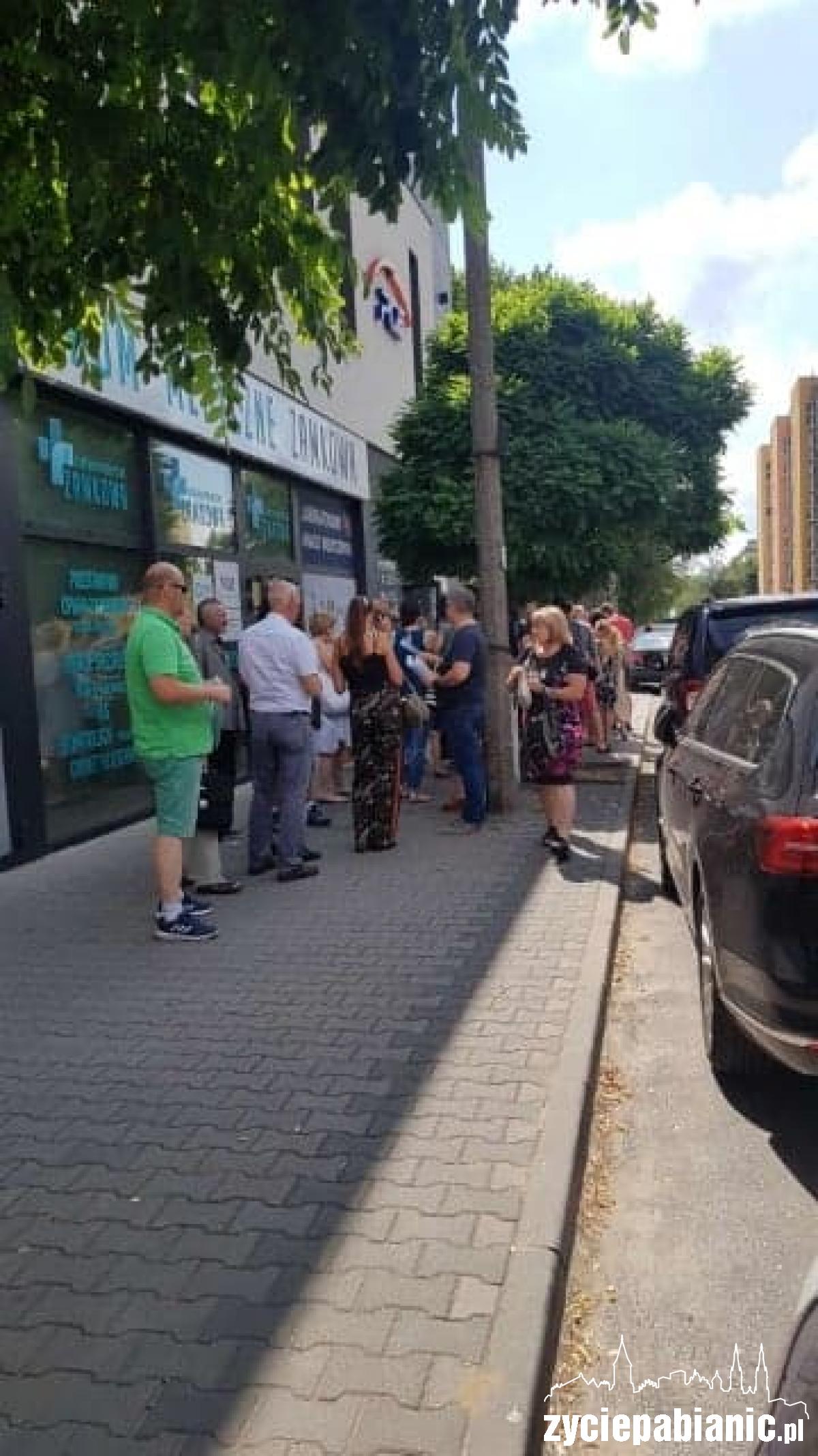 Tłumy w PGE. „Przyszłam o 8.00, jestem setna”