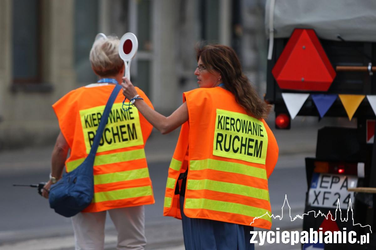 Pielgrzymi ruszyli w drogę. Idą do Niepokalanowa