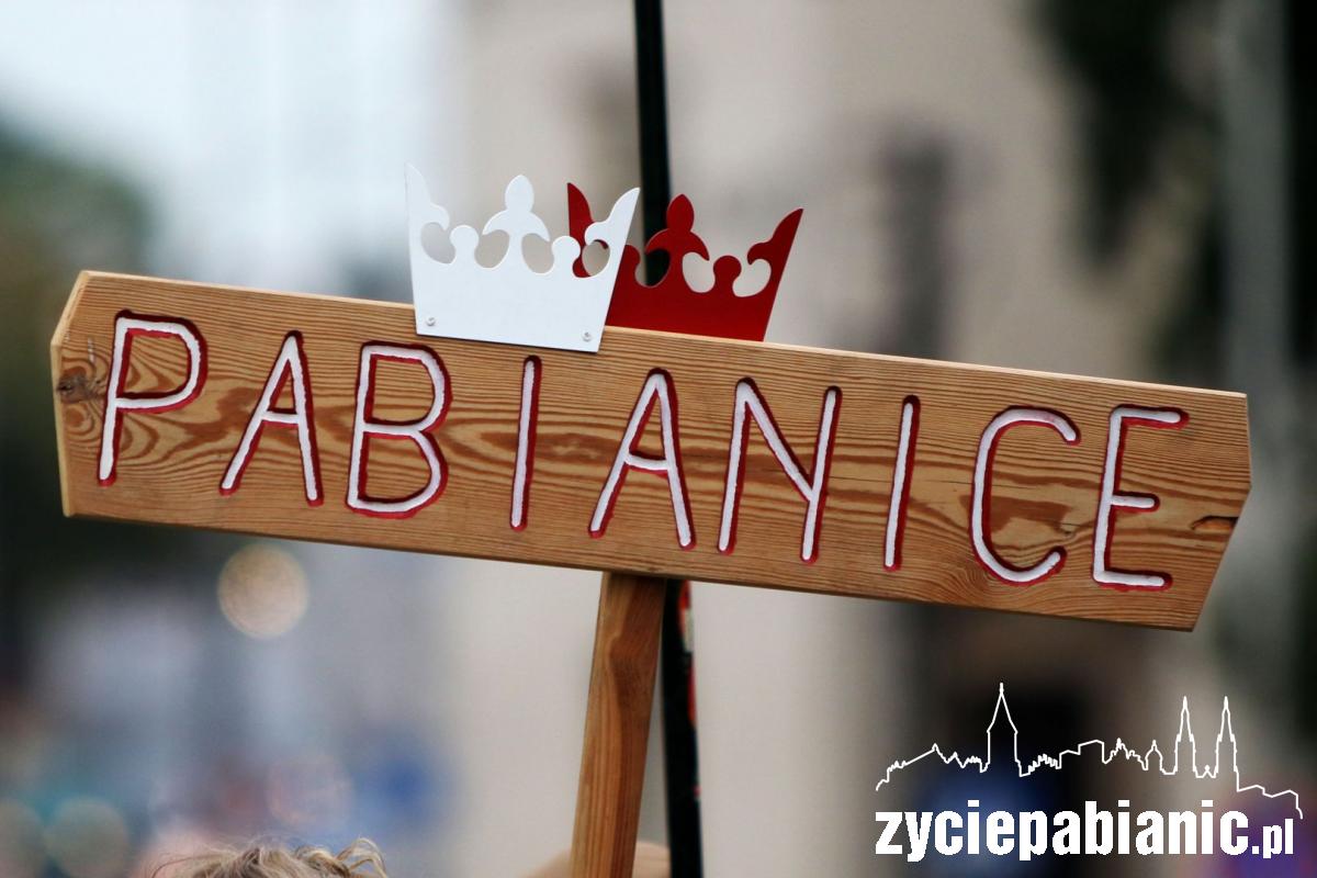 Pielgrzymi ruszyli w drogę. Idą do Niepokalanowa