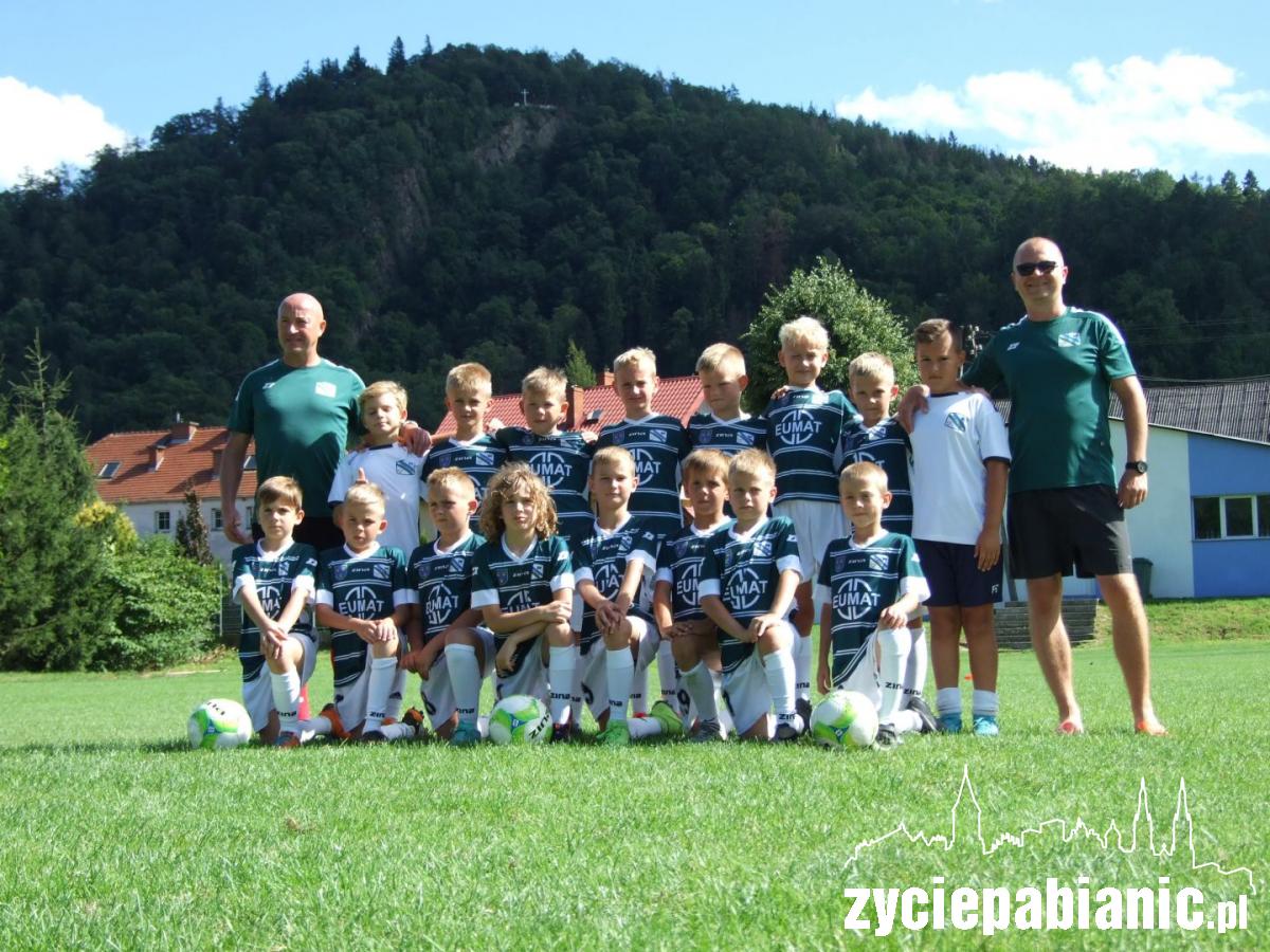120 młodych piłkarzy Włókniarza na obozie