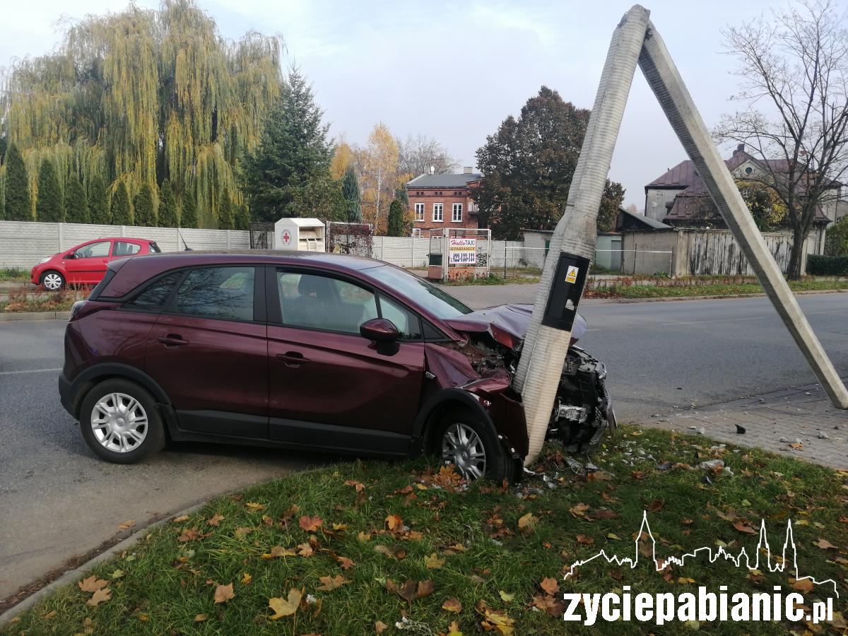 Wypadek na Orlej. Kierująca zasłabła?